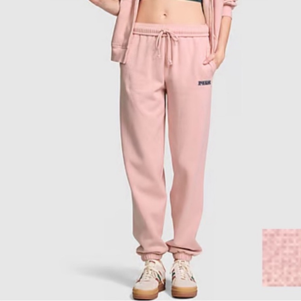 NWT PINK Limited-Edition Chalk Rose FLEECE
CAMPUS SWEATPANTS